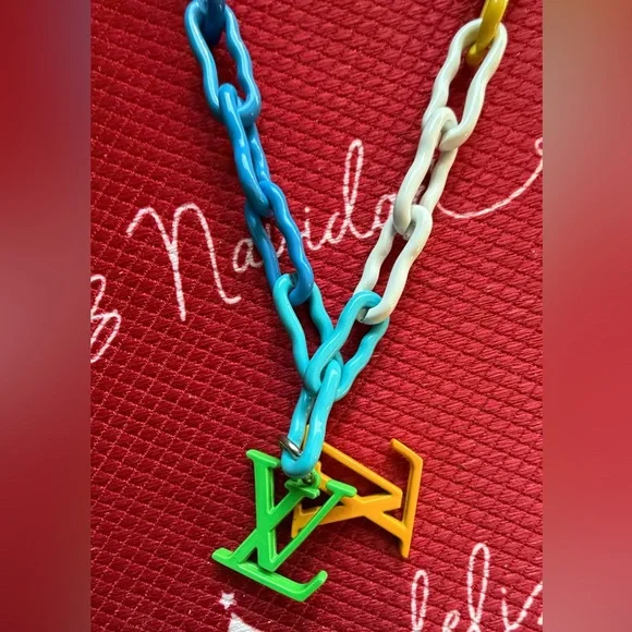 Vibrant Multicolor Chain Link Necklace - Picture 3 of 4